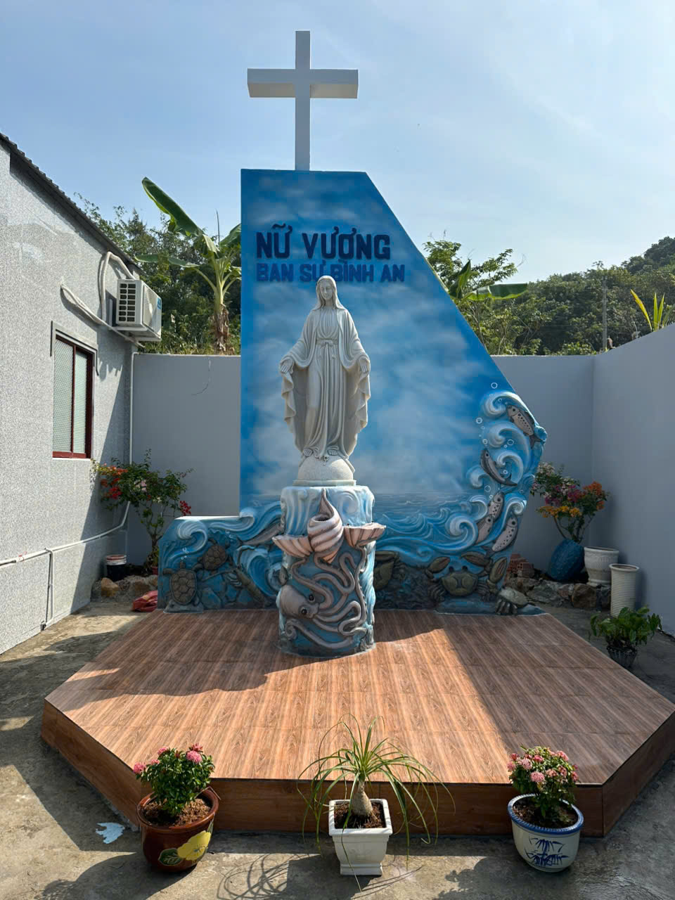 Những ngôi nhà thờ ở xa tổ quốc nhất