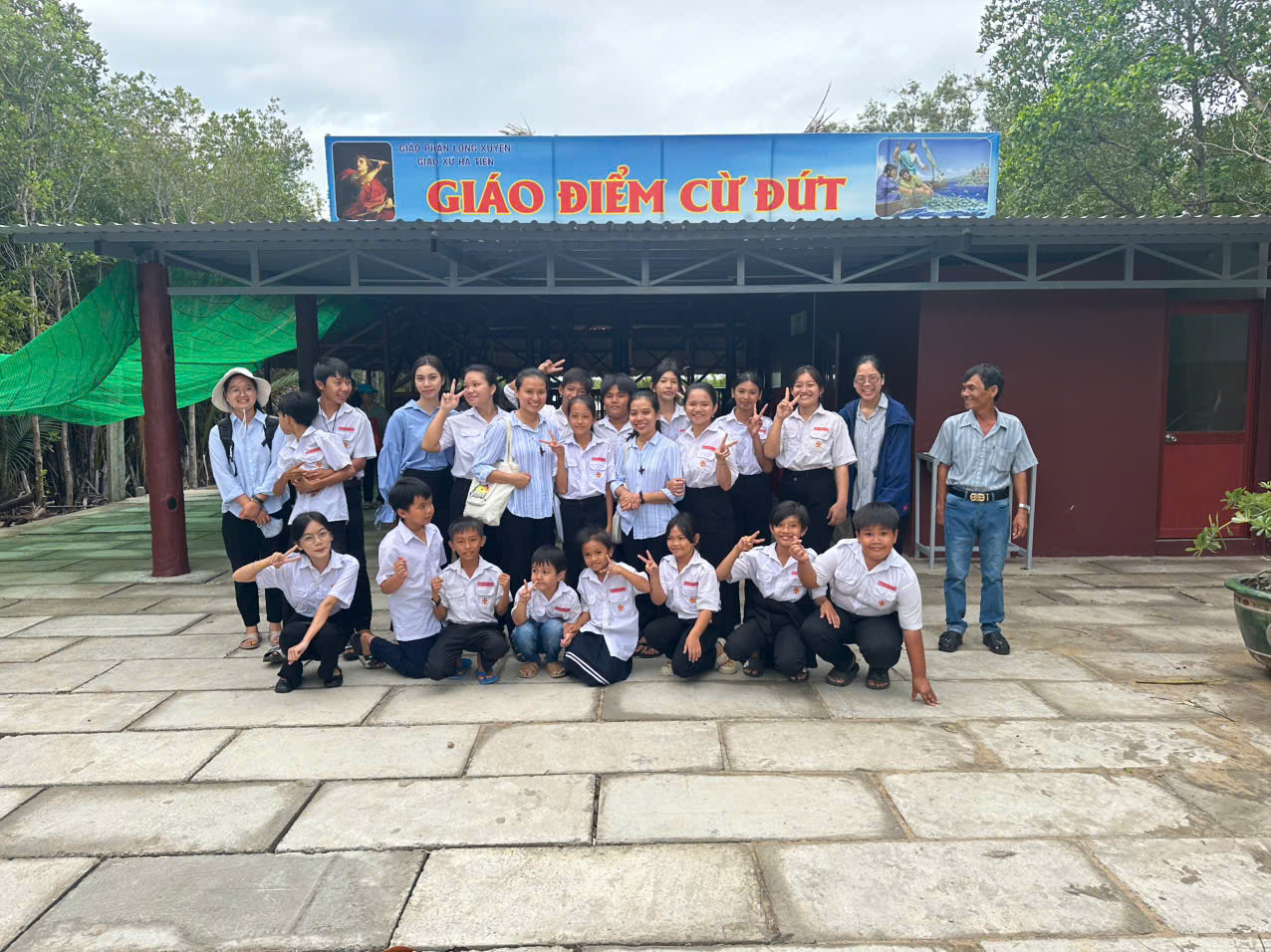 Những ngôi nhà thờ ở xa tổ quốc nhất