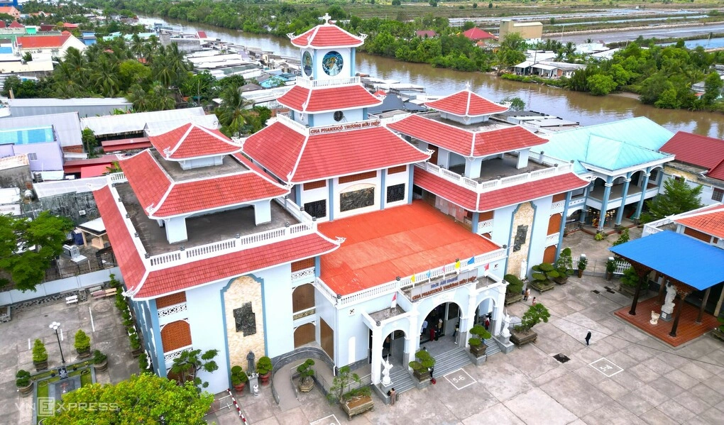 Tắc Sậy – Từ vùng lau sậy hoang sơ thành điểm hành hương nổi tiếng miền Tây