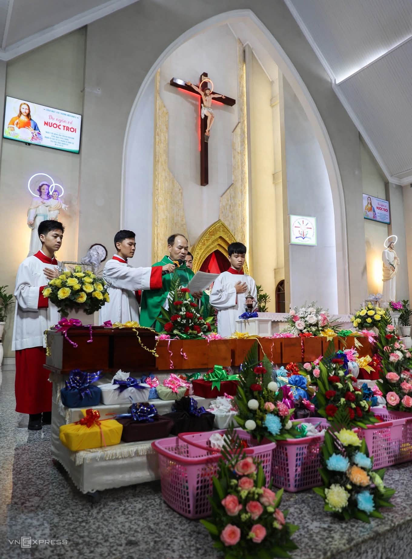 Thánh lễ An táng Thai Nhi chưa kịp chào đời